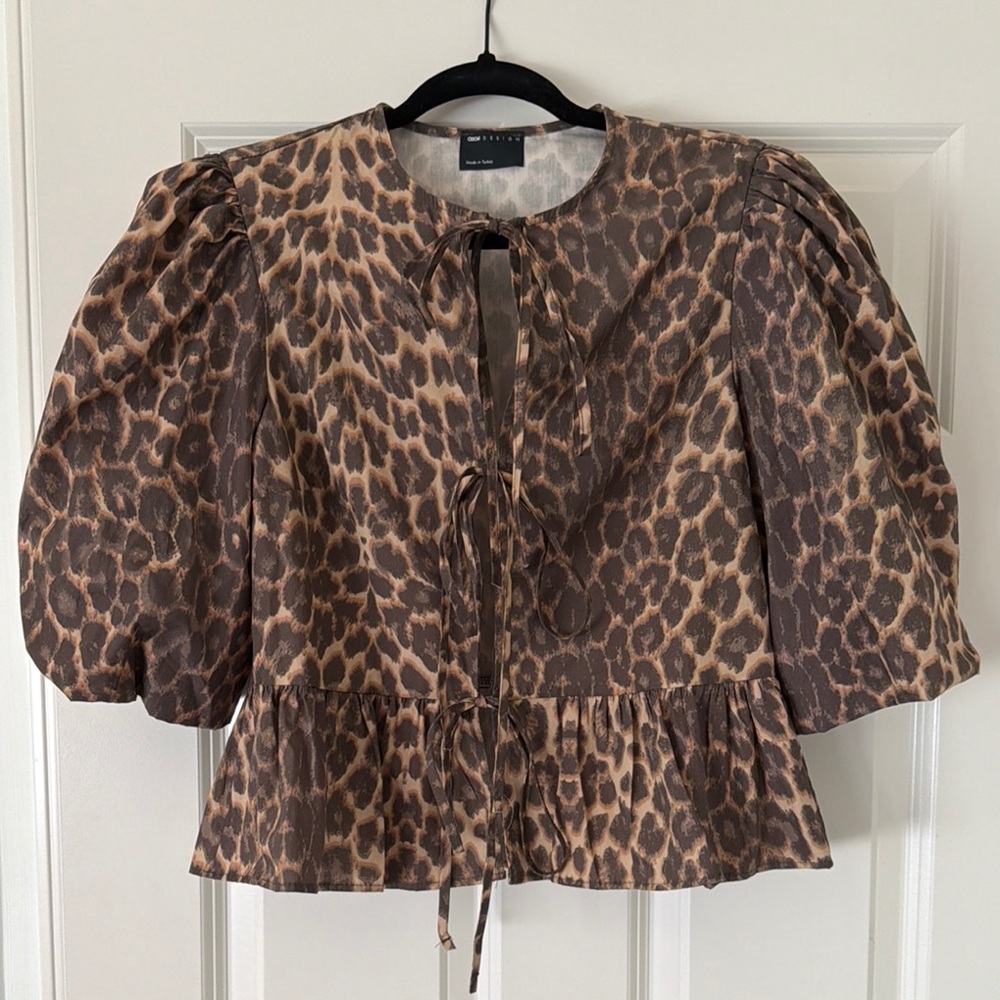 Leopard Print Puff-Sleeve Tie-Front Top - Brown